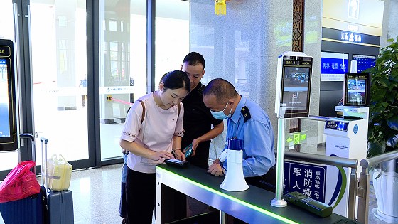 中老铁路墨江站提升暑期运力  满足旅客出行需求